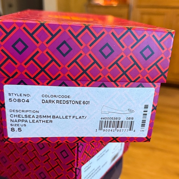 Tory Burch Redstone flats with Gold Accent - Picture 4 of 4